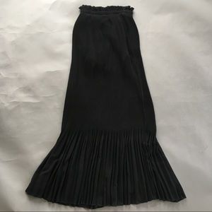 YA Los Angeles High Waist Pleated Black Maxi Skirt